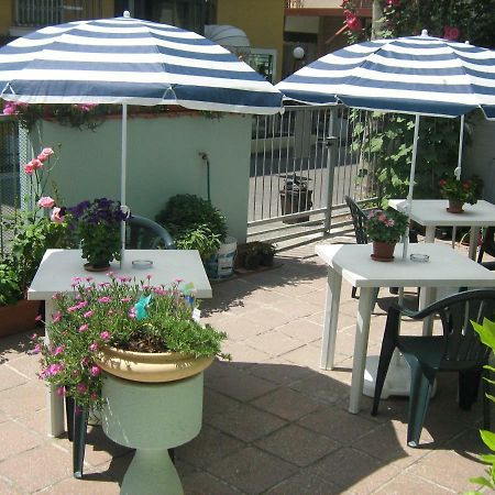 Sirenapop Concept B&B Rivazzurra Di Rimini Exterior photo
