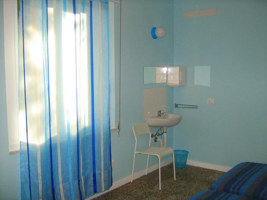 Sirenapop Concept B&B Rivazzurra Di Rimini Room photo