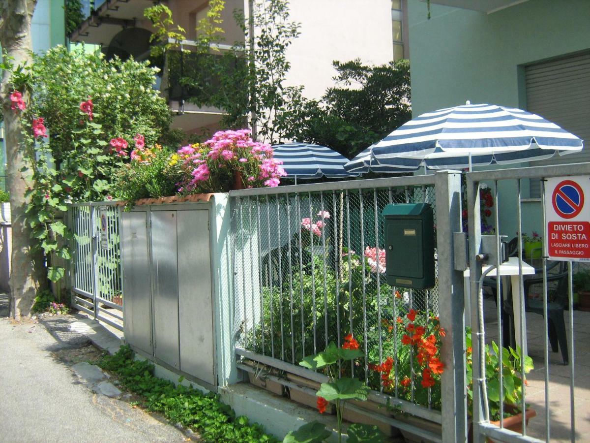 Sirenapop Concept B&B Rivazzurra Di Rimini Exterior photo